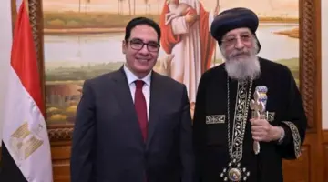 رئيس جامعة القاهرة للبابا تواضروس: مصر مثال فريد في التلاحم الوطني